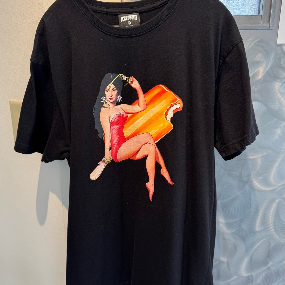Icecream Black T size xl Nigo and Pharrell Williams BBC.